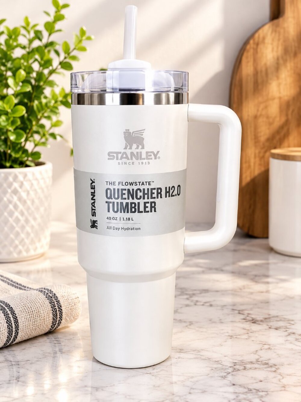 Quencher H2.0 FlowState 30oz Tumbler - Cream or biege color